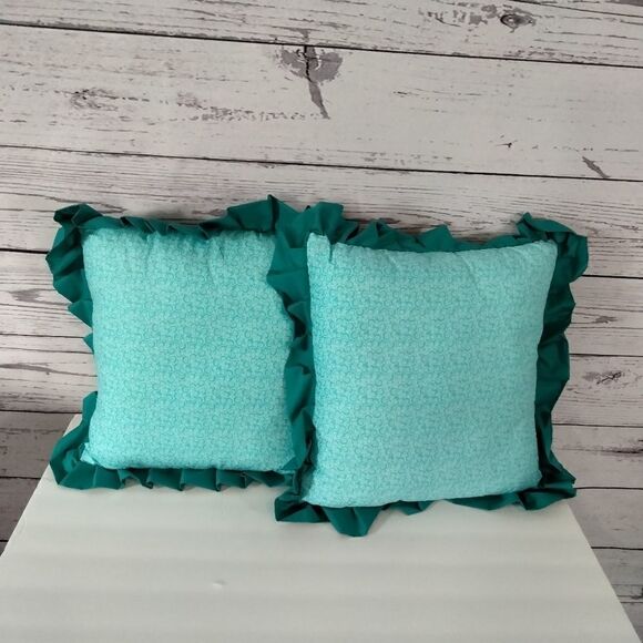 Never used.( my mom). Homemade pillows - Picture 1 of 4